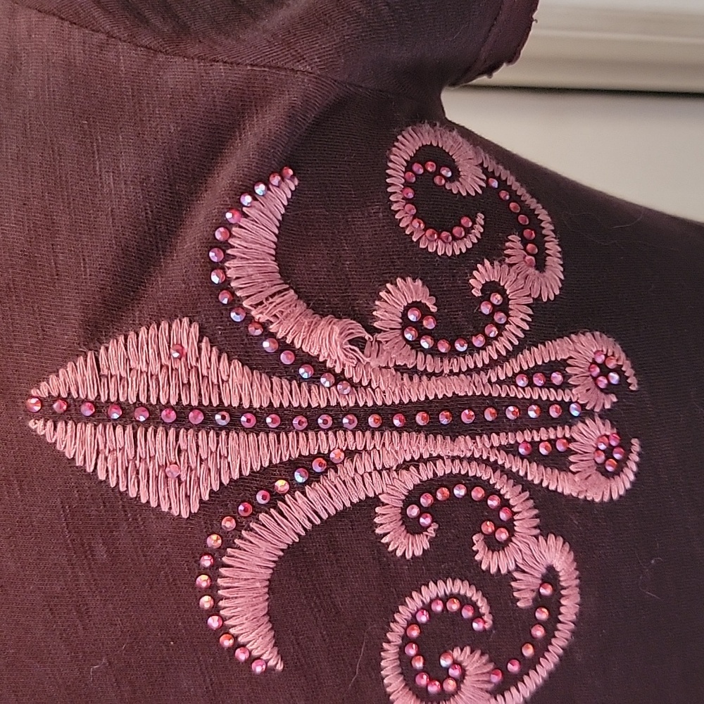 Cute Decorative Tee - Picture 10 of 14